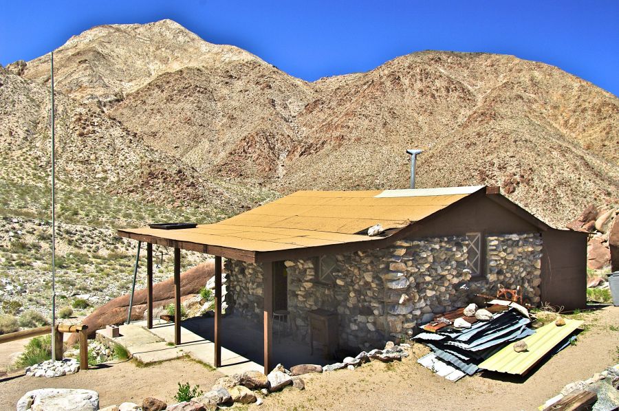 Cabin near Surprise Mine(null).jpg