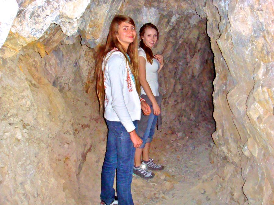 Jeanne & Annie at Minietta Mine 067.jpg