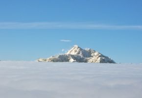 Mt McKinley Fly-by, Mount McKinley above the clouds(null).jpg